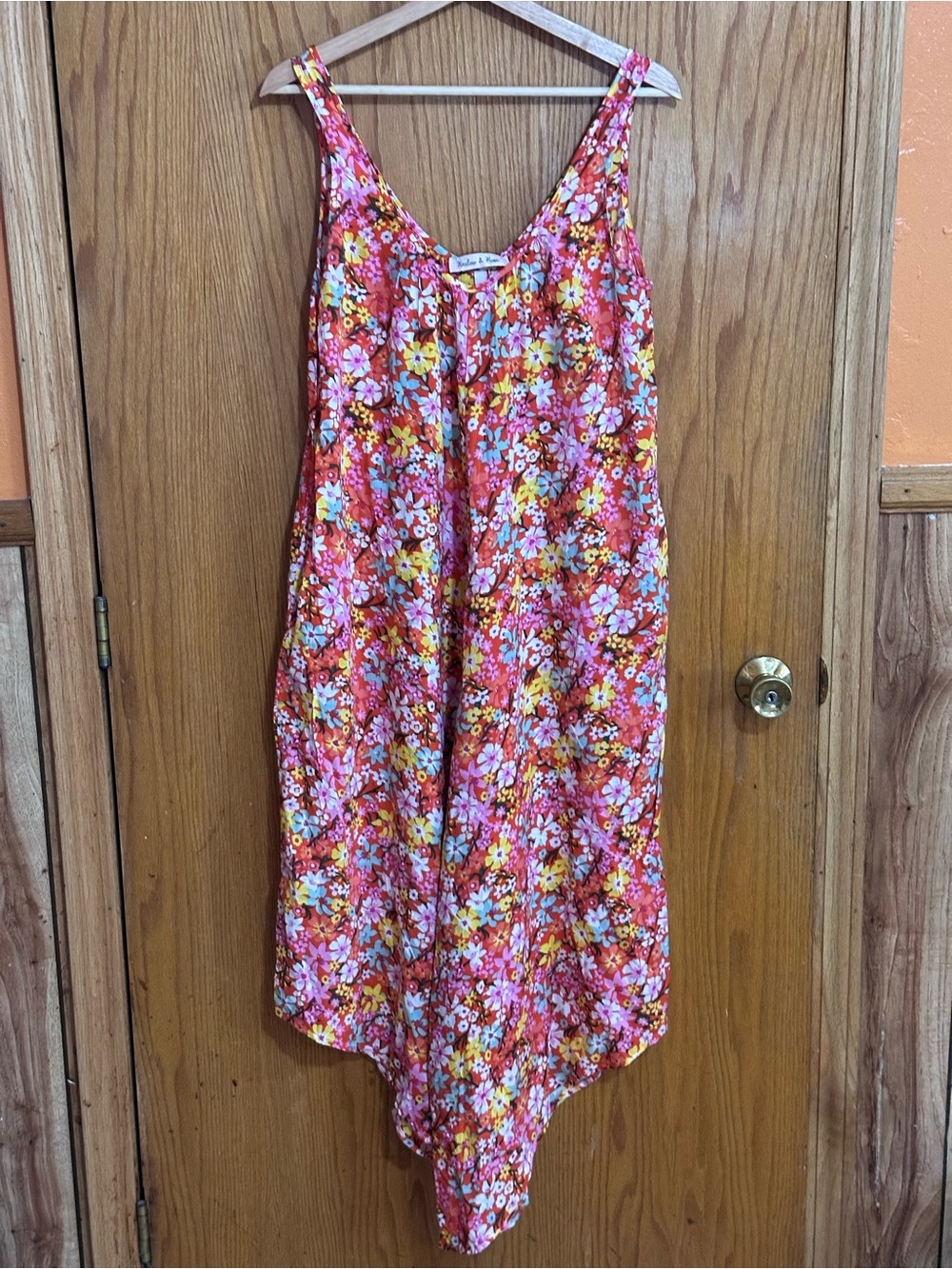 Harlow & Rose Sleeveless Floral Jumpsuit in Coral Pink sz medium